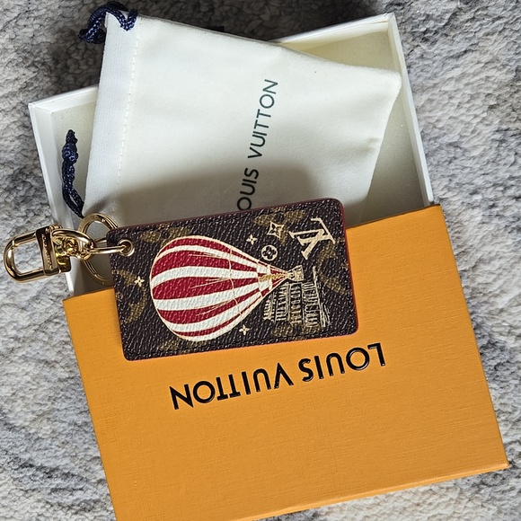 Louis Vuitton Red and White Balloon Keychain - Picture 4 of 4
